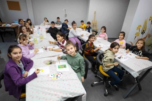 Başiskele&rsquo;de &ouml;ğrenciler yarıyıl tatilini at&ouml;lye &ccedil;alışmalarıyla değerlendiriyor
