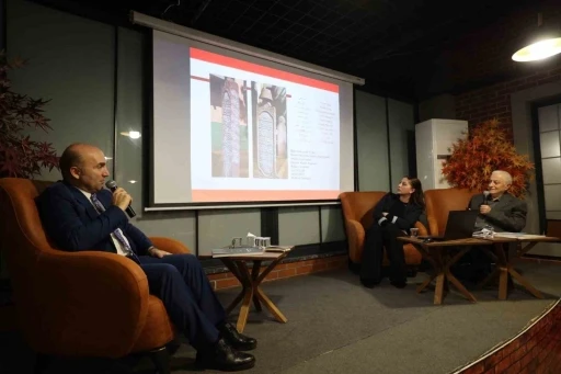Başiskele&rsquo;de "Osmanlı&rsquo;da Mezar Taşları ve Edebiyatı" konuşuldu
