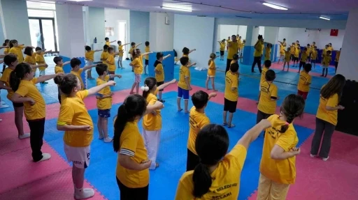 Başiskele’de yaz spor okulları eğitimleri başladı
