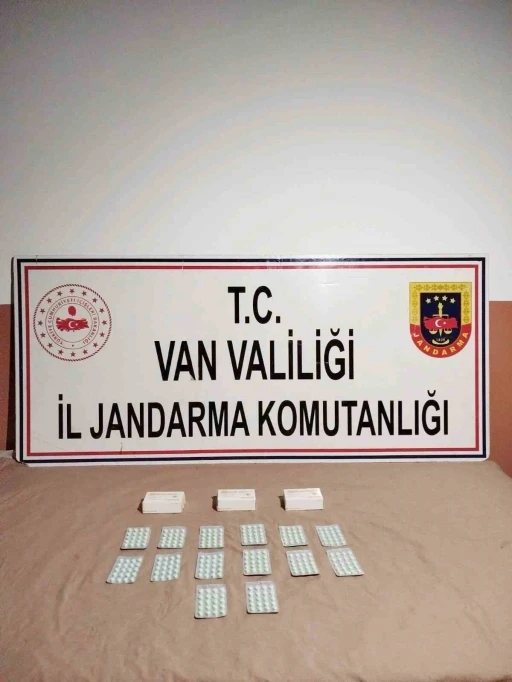 Başkale&rsquo;de 280 adet sentetik hap ele ge&ccedil;irildi

