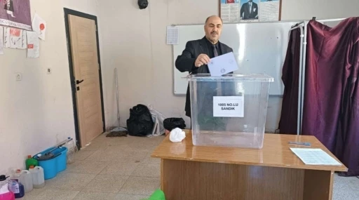 Başkale&rsquo;de 4 mahallede muhtarlık se&ccedil;imi yenilendi
