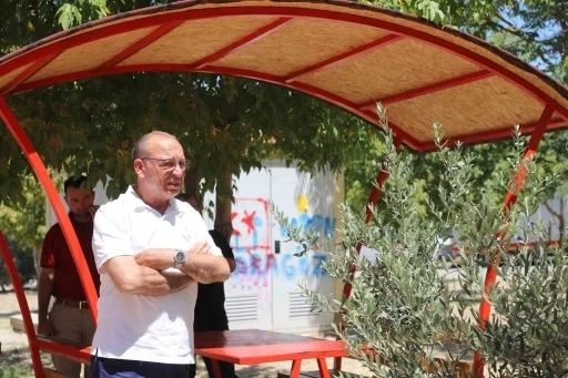 Başkan Akın yeşil alanlarda incelemelerde bulundu
