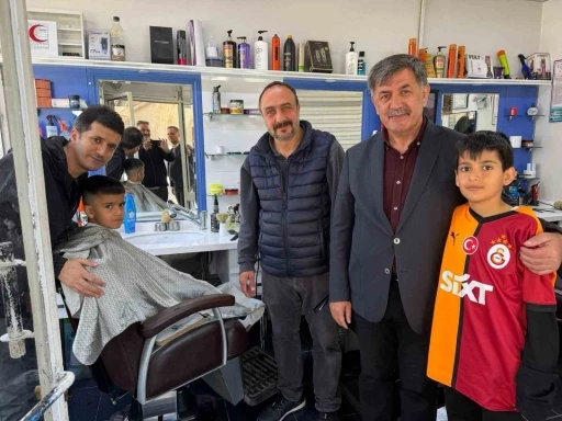 Başkan Aksun g&ouml;n&uuml;llere dokunuyor
