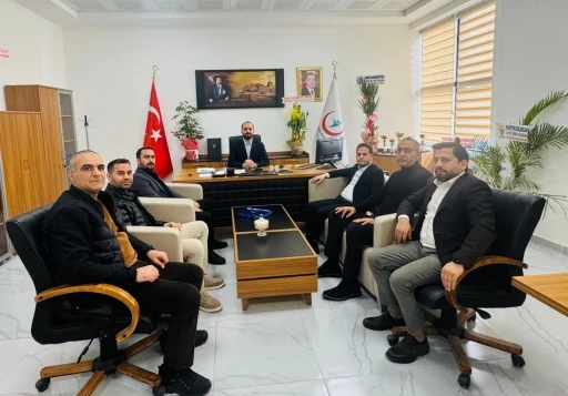 Başkan Ak&uuml;z&uuml;m, Başhekim T&uuml;rken ile g&ouml;r&uuml;şt&uuml;

