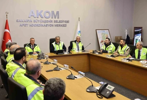 Başkan Alemdar, AKOM’dan açıkladı: &quot;İlk bilgilere göre olumsuzluk yok, tüm birimlerimizle sahadayız&quot;

