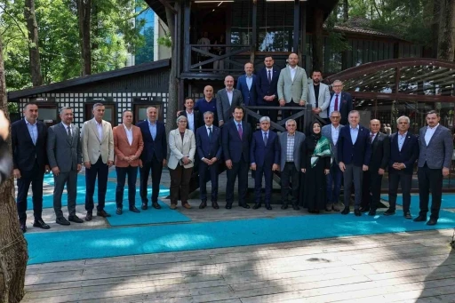 Başkan Alemdar: &quot;Sakarya şehrin takımını hak ettiği yerlere taşıyacak güce de kabiliyete de sahiptir&quot;
