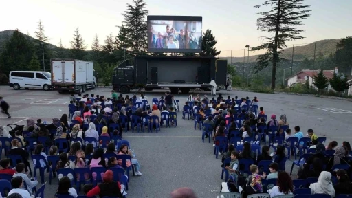 Başkan Altay: &quot;Merkeze uzak 101 mahallede sosyal hayata katkı için sinema günleri düzenliyoruz&quot;
