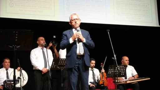 Başkan Arslan, &ccedil;ocuklar i&ccedil;in şarkılar s&ouml;yledi
