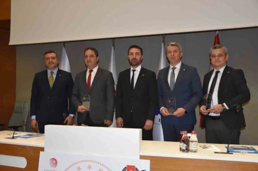 Başkan Aydın&rsquo;dan yerel medya i&ccedil;in kritik uyarı:

