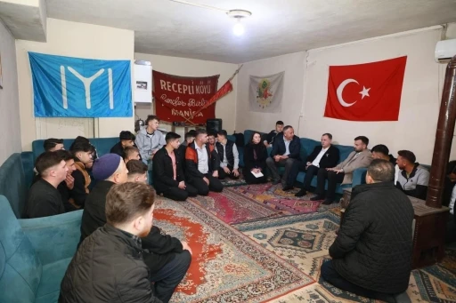 Başkan Balaban Yuntdağı’nda vatandaşlarla bayramlaştı
