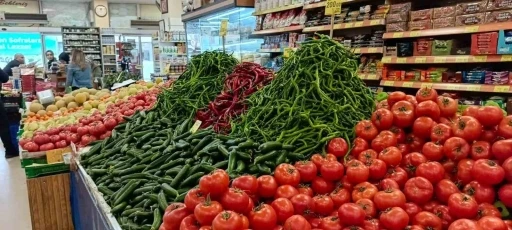 Başkan Berk: &quot;Bayram alışverişinde esnafı tercihe edin, merdiven altı ürünlerden uzak durun&quot;
