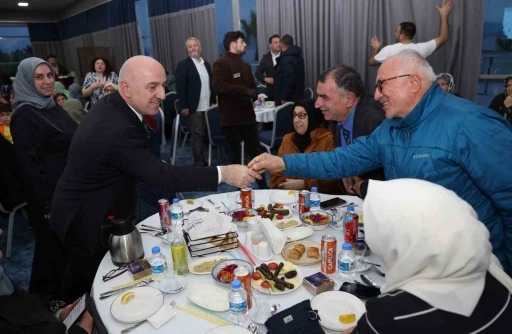 Başkan Bıyık, Darıca’nın çınarlarıyla bir araya geldi

