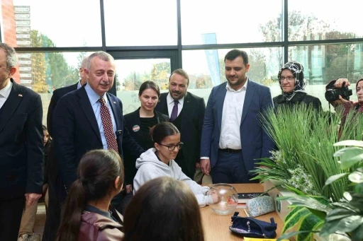 Başkan Büyükakın: &quot;Kütüphanelerde gençlerimizi geleceğe hazırlıyoruz&quot;
