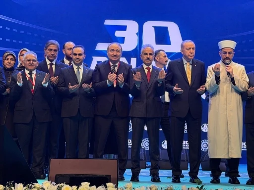 Başkan B&uuml;y&uuml;kkılı&ccedil;, Cumhurbaşkanı Erdoğan ile 30 Bin km B&ouml;l&uuml;nm&uuml;ş Yol T&ouml;reni&rsquo;nde g&ouml;r&uuml;şt&uuml;
