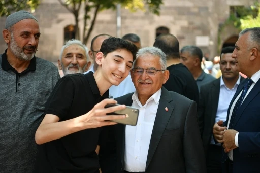 Başkan B&uuml;y&uuml;kkılı&ccedil;, Kayseri&rsquo;nin en beğenilen ilk 5 siyaset&ccedil;isi arasında
