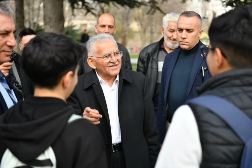 Başkan B&uuml;y&uuml;kkılı&ccedil;, Mimarsinan Parkı&rsquo;nda vatandaşlar ve &ouml;ğrencilerle bir araya geldi
