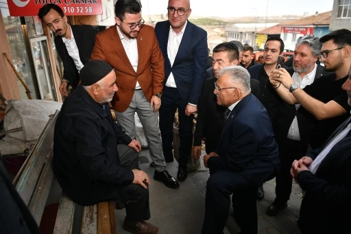 Başkan Büyükkılıç’tan Bünyanlı çiftçilere tohum dikme makinesi desteği
