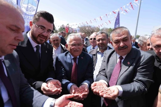 Başkan Büyükkılıç’tan Dünya Çiftçiler Günü’nde 1 milyar TL’lik güçlü mesaj
