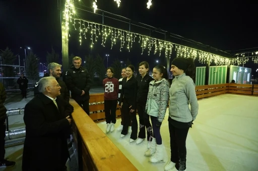 Başkan B&uuml;y&uuml;kkılı&ccedil;&rsquo;tan gen&ccedil;lere m&uuml;jde: A&ccedil;ık hava buz pateni pisti
