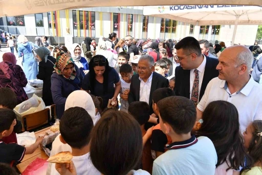 Başkan B&uuml;y&uuml;kkılı&ccedil;&rsquo;tan okullardaki bahar coşkusuna yakın ilgi
