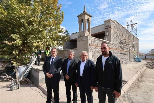 Başkan Büyükkılıç’tan restore edilen tarihi camide inceleme
