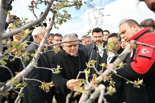 Başkan Büyükkılıç, zirai dondan etkilenen üreticileri yalnız bırakmadı

