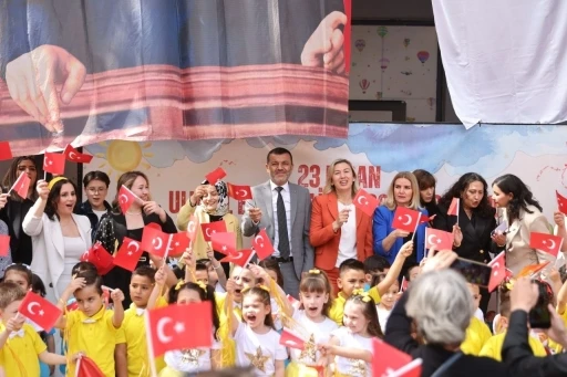 Başkan &Ccedil;avuşoğlu: "Şehrin kaynaklarını &ccedil;ocuklarımız i&ccedil;in seferber ediyoruz"
