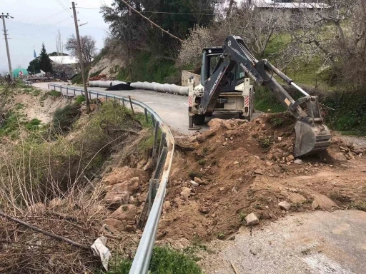 Başkan &Ccedil;er&ccedil;ioğlu&rsquo;nun &ccedil;alışmalarıyla kırsal mahallelerin yolları yenileniyor
