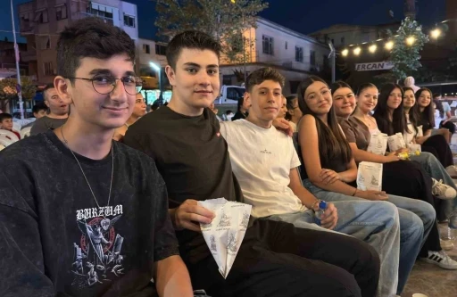 Başkan &Ccedil;er&ccedil;ioğlu Yenipazarlıları a&ccedil;ık hava sineması ile buluşturdu
