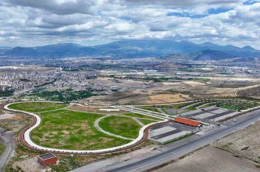 Başkan Çolakbayrakdar: &quot;En güzel şehir manzaralı millet bahçesi, herkesin yeni gözdesi oldu&quot;
