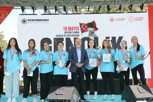 Başkan &Ccedil;olakbayrakdar: "Gen&ccedil;ler i&ccedil;in &ccedil;alışıyor, geleceğe yatırım yapıyoruz"
