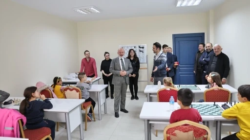 Başkan Çolakbayrakdar: &quot;Hedefimiz Kayseri’yi satrançta marka şehir yapmak&quot;
