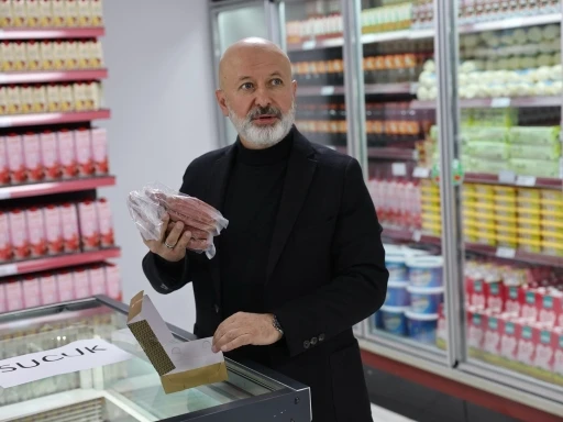 Başkan &Ccedil;olakbayrakdar: "Her t&uuml;rl&uuml; ihtiyaca yanıt veren Dost Eli ile yanındayız"
