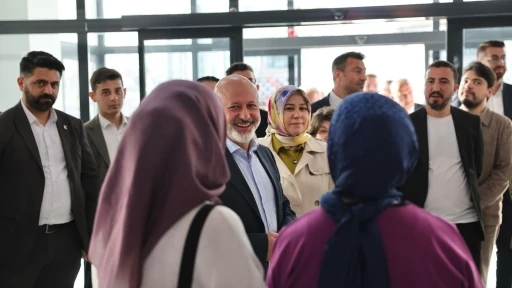 Başkan Çolakbayrakdar: &quot;Kendi öz kaynaklarıyla Türkiye’de sayılı, vizyonuyla öncü bir belediyeyiz&quot;
