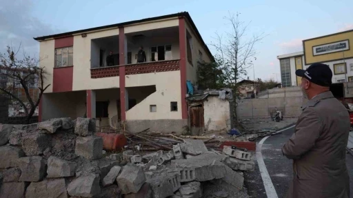 Başkan Çolakbayrakdar Uğurevler’de: &quot;Geleceğin modern mahallesini inşa ediyoruz&quot;
