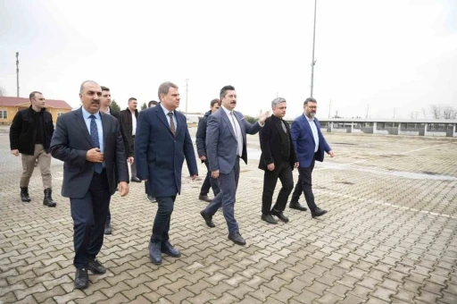 Başkan devreye girdi, canlı hayvan pazarı yeniden a&ccedil;ıldı
