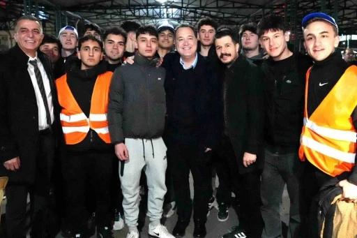 Başkan Dutlulu, Selendililer Derneği&rsquo;nin iftar programına katıldı
