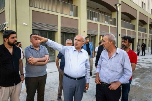 Başkan Er &ccedil;arşı merkezinde incelemelerde bulundu
