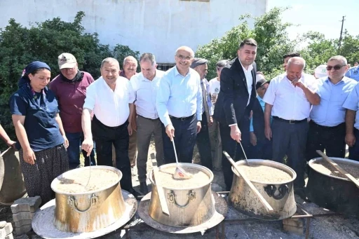 Başkan Er, Darende&rsquo;de aşure programına katıldı
