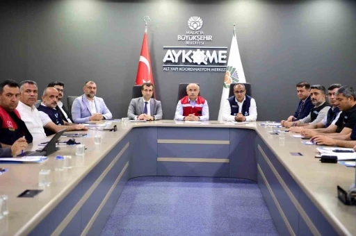 Başkan Er: &quot;Büyükşehir Belediyesi olarak yağmurun ilk anından itibaren tüm ekiplerimizle sahadaydık&quot;
