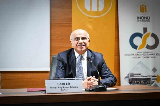 Başkan Er, üniversite öğrencileriyle bir araya geldi: &quot;Şehir 12 ayda ayağa kalktı&quot;
