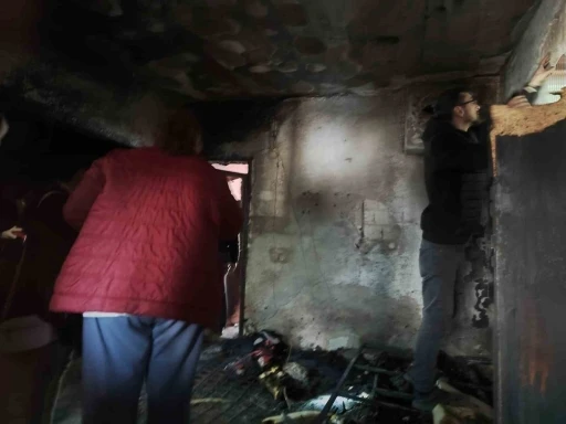 Başkan Ercan Özel acılı aileyi ziyaret etti
