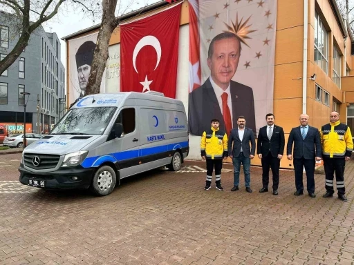 Başkan Ercan &Ouml;zel&rsquo;in &ccedil;ağrısı karşılık buldu: Hasta nakil aracı hizmete girdi
