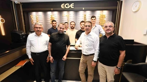 Başkan Erdoğan &uuml;ye ve esnaf ziyaretlerine devam ediyor
