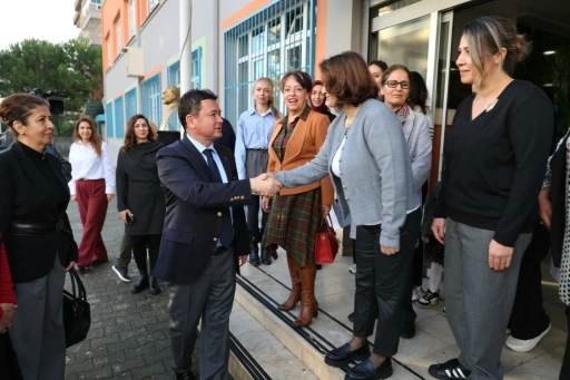 Başkan Erkan Aydın’dan Öğretmenler Günü’nde anlamlı ziyaretler
