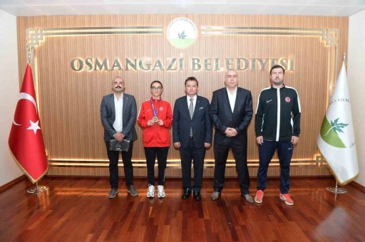 Başkan Erkan Aydın şampiyon sporcuyu ağırladı
