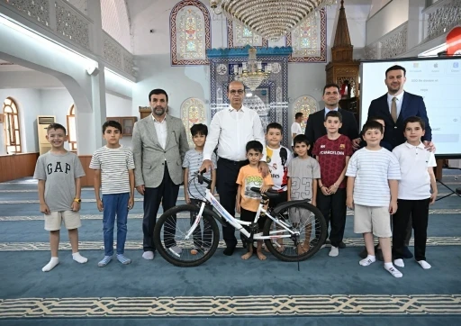 Başkan Ge&ccedil;it, " Rotamız Cami neşesi" etkinliğinde &ccedil;ocukların coşkusuna ortak oldu
