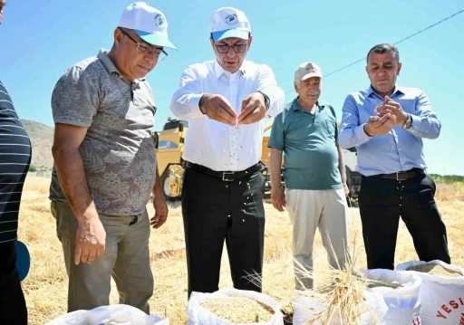 Başkan Ge&ccedil;it "&Uuml;reticilerimize &uuml;cretsiz arpa dağıtımı yapacağız"
