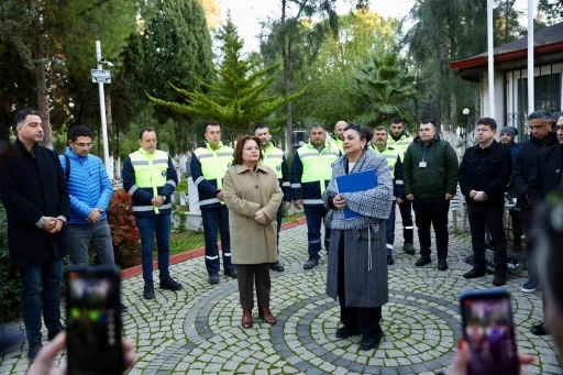 Başkan Gen&ccedil;ay: "Mezarlıklar d&uuml;zenli ve eksiksiz bir şekilde devredildi"
