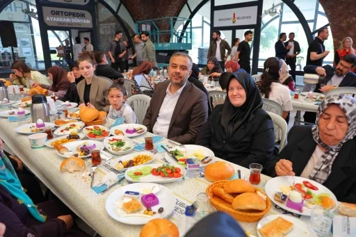 Başkan Görgel: &quot;Sizler başı dik yüce gönüllü annelersiniz&quot;
